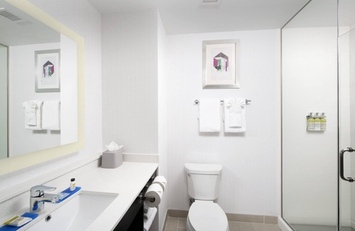 Downtown Hotel | Top-Rated Holiday Inn Express Pensacola Downtown - Enjoy Amenities!