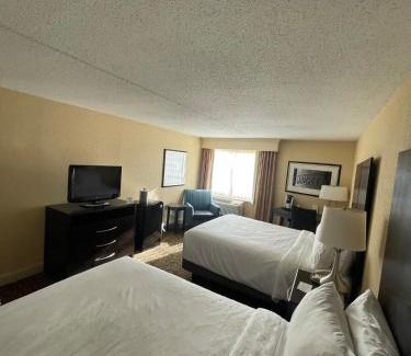 Old City Hotel | Convenient Holiday Inn Express at Penn's Landing with Breakfast