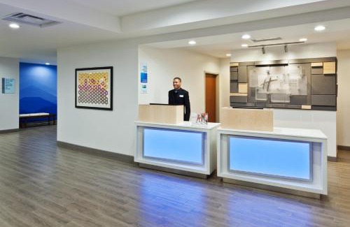 Phenix City Hotel | Cozy Holiday Inn Express Phenix City-Fort Benning Awaits