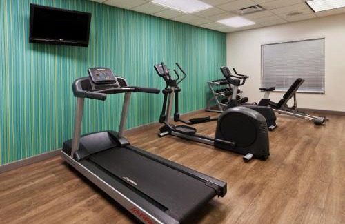 Phenix City Hotel | Cozy Holiday Inn Express Phenix City-Fort Benning Awaits