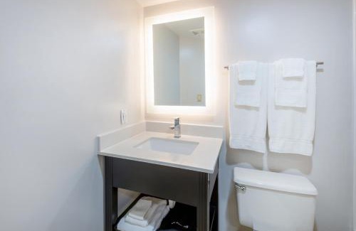 Bensalem Hotel | Family-Friendly Stay at Holiday Inn Express Philadelphia NE