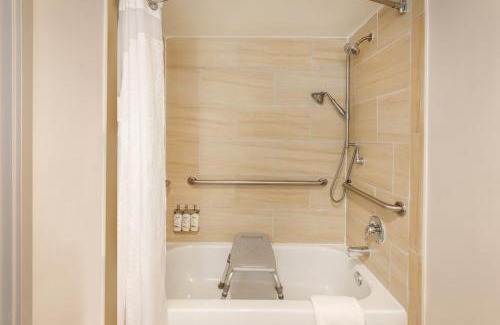 Bensalem Hotel | Family-Friendly Stay at Holiday Inn Express Philadelphia NE