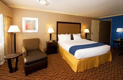 Port Hueneme Hotel | Experience Comfort at Holiday Inn Express Port Hueneme