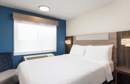 Lake Oswego Hotel | Discover Holiday Inn Express Portland South - Family Friendly Stay