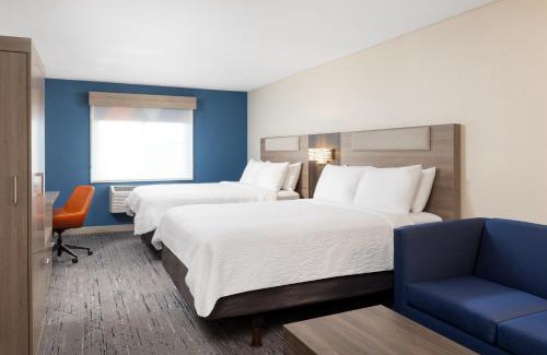 Lake Oswego Hotel | Discover Holiday Inn Express Portland South - Family Friendly Stay