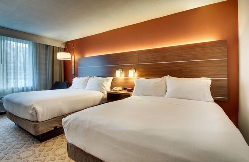 Poughkeepsie Hotel | Discover Holiday Inn Express Poughkeepsie: Eco-Friendly Retreat