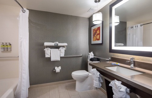 Staumbaugh Heller Hotel | Guest Rated 8.8: Holiday Inn Express Redwood City-Central