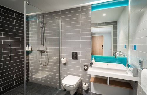 Rosenheim Hotel | Comfortable Holiday Inn Express Rosenheim with Pool & Spa