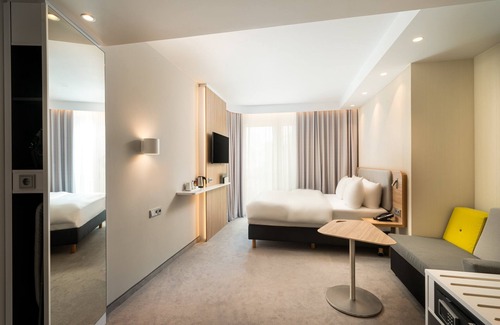 Rosenheim Hotel | Comfortable Holiday Inn Express Rosenheim with Pool & Spa