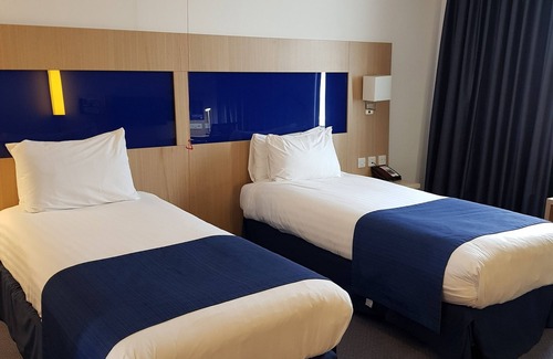 Wath upon Dearne Hotel | Inviting Holiday Inn Express Rotherham North with Breakfast