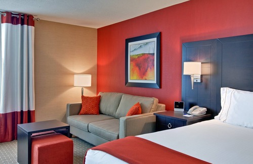 Chatham-Kent Hotel | Explore Holiday Inn Express & Suites Chatham South Today!