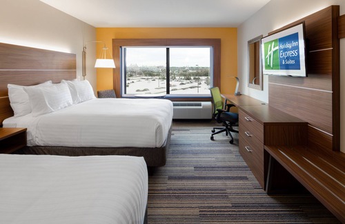 Peoria Hotel | Exceptional Stay at Holiday Inn Express & Suites East Peoria