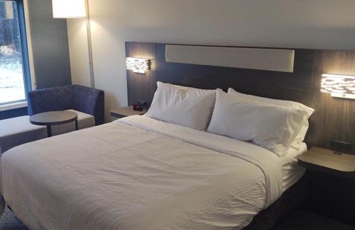 Rhinelander Hotel | Discover Holiday Inn Express & Suites Rhinelander, IHG Hotel