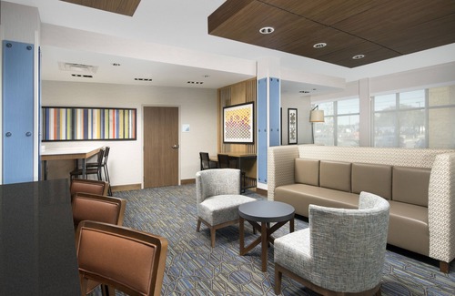North San Antonio - SAT Hotel | Discover Holiday Inn Express San Antonio North - Windcrest