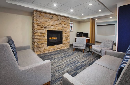 Sault Ste. Marie Hotel | Top-Rated Holiday Inn Express Sault Ste. Marie Awaits You
