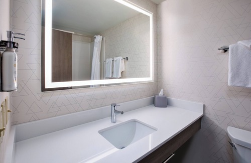 Sault Ste. Marie Hotel | Top-Rated Holiday Inn Express Sault Ste. Marie Awaits You