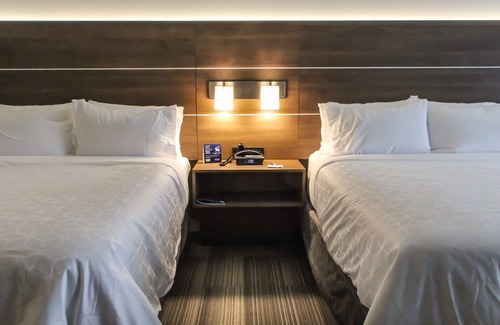 Springfield Hotel | Experience IHG Hotel: Holiday Inn Express Nashville North