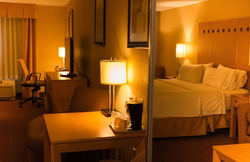Saltillo Hotel | Discover Holiday Inn Express Saltillo Zona Aeropuerto Stay