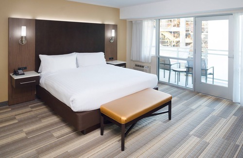 Cortez Hill Hotel | Discover Holiday Inn Express San Diego Downtown: Family-Friendly Stay