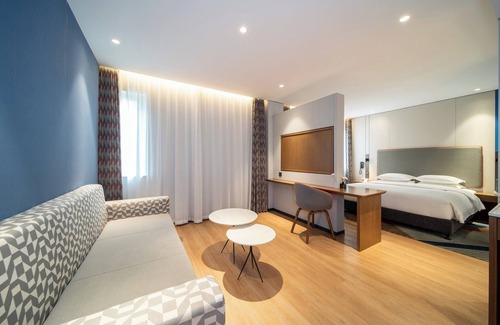 Minhang Hotel | Relax at Holiday Inn Express Shanghai Pujiang Lianhang Road