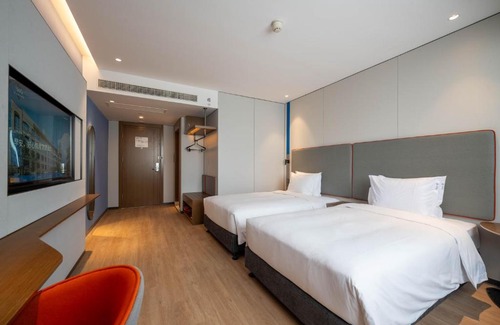 Minhang Hotel | Discover Family-Friendly Comfort at Holiday Inn Express Shanghai