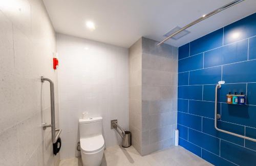 Baoshan Hotel | Discover Holiday Inn Express Shanghai Baoyang: Family-Friendly Stay