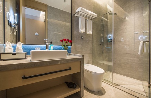 Nanshan Hotel | Discover Holiday Inn Express Shenzhen Nanshan: Family-Friendly Comfort