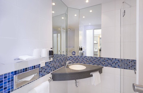 Singen Hotel | Convenient Stay at Holiday Inn Express Singen with Breakfast