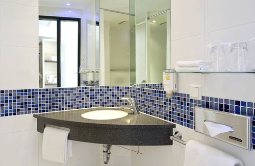 Singen Hotel | Convenient Stay at Holiday Inn Express Singen with Breakfast