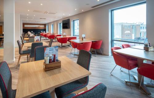 Stevenage Hotel | Comfortable Stay at Holiday Inn Express Stevenage, IHG