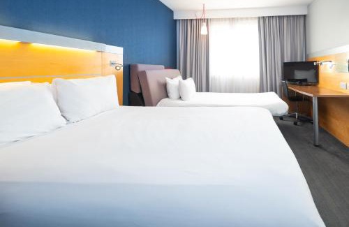Stevenage Hotel | Comfortable Stay at Holiday Inn Express Stevenage, IHG