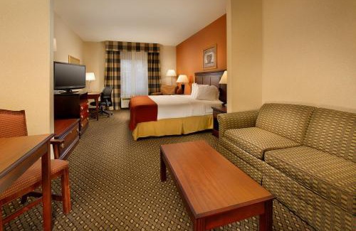 Chambersburg Hotel | Comfortable Stay at Holiday Inn Express & Suites Chambersburg