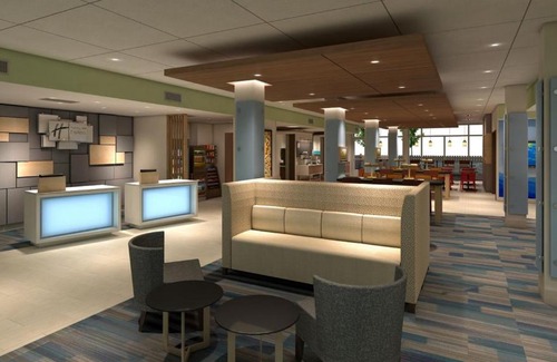 Everman Hotel | Comfortable Holiday Inn Express & Suites in Forest Hill, TX