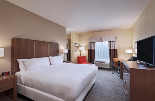 Rock Harbour Hotel | Relax at Holiday Inn Express & Suites Austin NW - Top Rated Stay