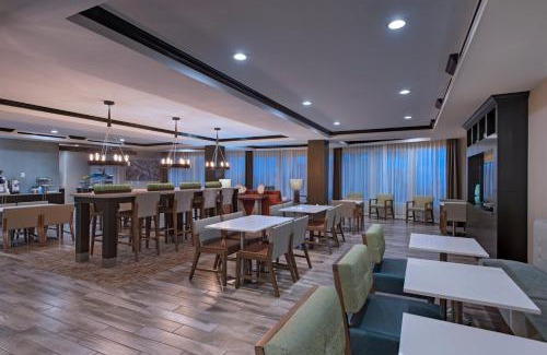 Rock Harbour Hotel | Relax at Holiday Inn Express & Suites Austin NW - Top Rated Stay