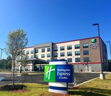 Greensboro Hotel | Holiday Inn Express & Suites Greensboro - Lake Oconee, an IHG Hotel