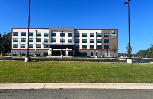 Greensboro Hotel | Holiday Inn Express & Suites Greensboro - Lake Oconee, an IHG Hotel