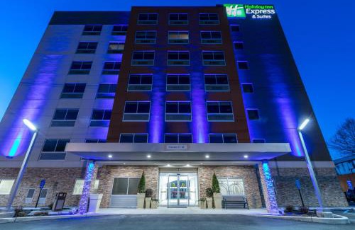 Jersey City Hotel | Family-Friendly Stays at Holiday Inn Express Jersey City