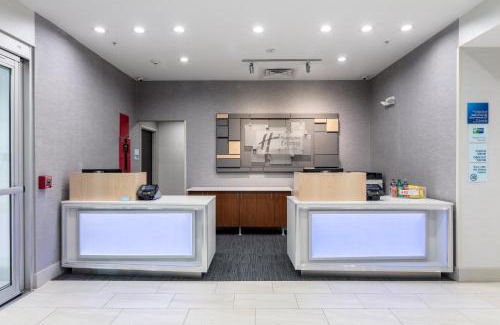 Jersey City Hotel | Family-Friendly Stays at Holiday Inn Express Jersey City