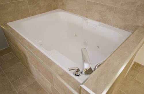 Saint Joseph Hotel | Discover Holiday Inn Express & Suites St Joseph - Guest Rated 9/10
