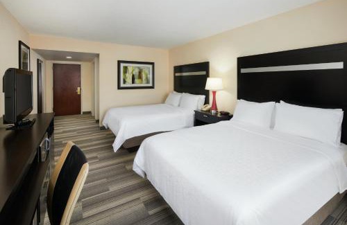 Arcadia Hotel | Ideal Stay at Holiday Inn Express & Suites Near Westgate Mall