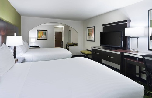 Arlington Heights Hotel | Convenient Holiday Inn Express & Suites in Stroudsburg