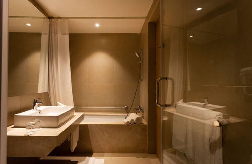 Hoskote Hotel | Comfortable Stay at Holiday Inn Express Bengaluru Old Madras