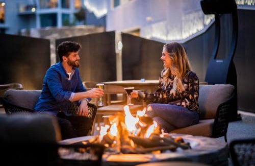 Queenstown City Centre Hotel | Relaxing Stay at Holiday Inn Express & Suites Queenstown