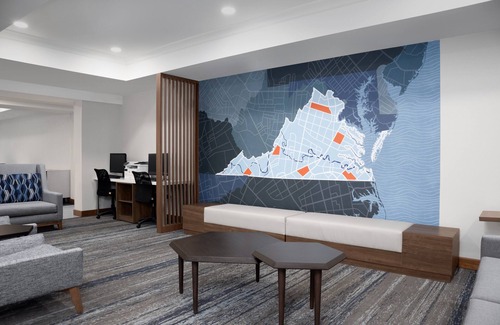 Jefferson Manor Hotel | Inviting Holiday Inn Express & Suites Alexandria Awaits You