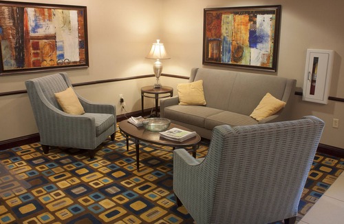 Austintown Hotel | Discover Holiday Inn Express & Suites Youngstown West
