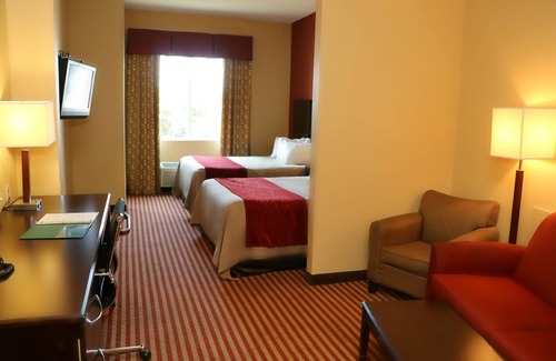 Bridgeport Hotel | Convenient Hometown Executive Suites with Pool & Restaurant