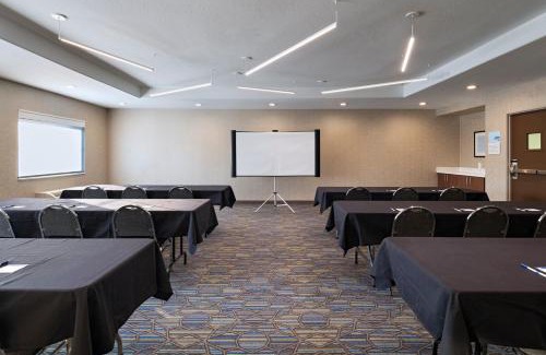 Cedar Park Hotel | Relax at Holiday Inn Express & Suites Cedar Park, IHG Hotel