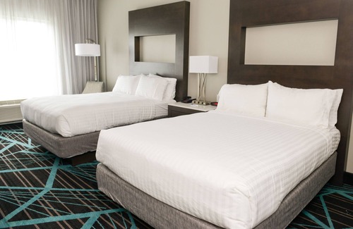 Toddville Road Hotel | Convenient Holiday Inn Express & Suites Near Charlotte Airport