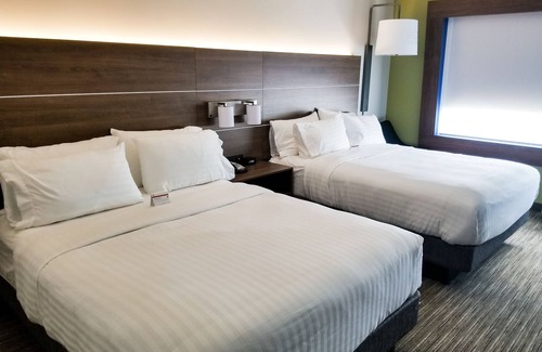 University Place Hotel | Discover Holiday Inn Express & Suites Charlotte NE - Family-Friendly Stays